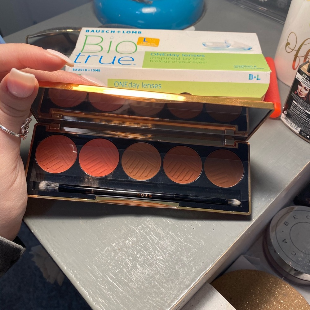 Eyeshadow
